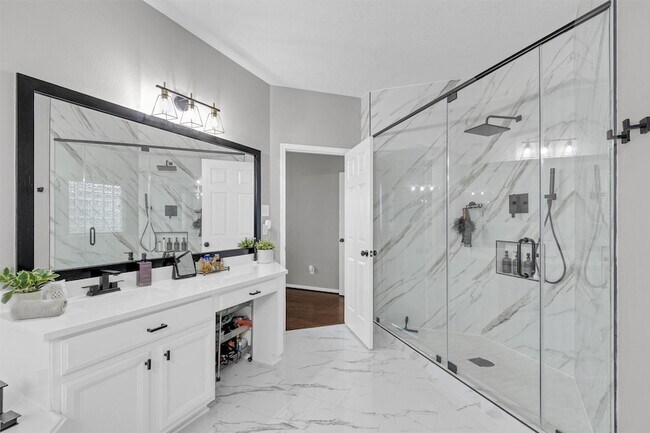 Foto del edificio - 3002 E Lake Falls Cir