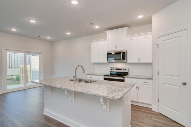 Foto del edificio - 1201 Vail Dr