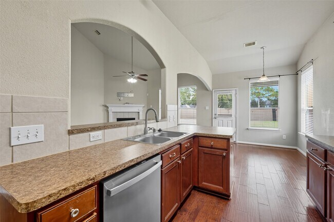 Foto del edificio - 2551 Marquette Trail