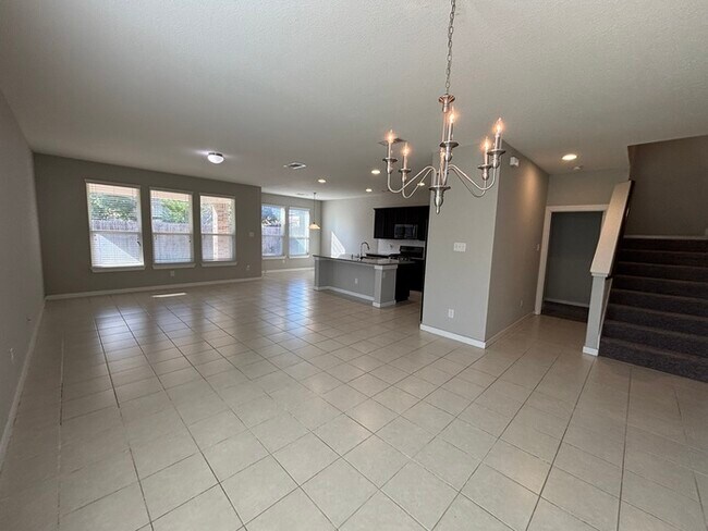 Building Photo - Move-in Special: 50% off second full month...