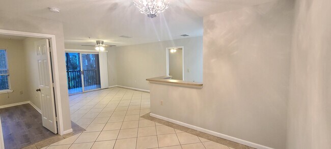 Building Photo - 940 Village Trail