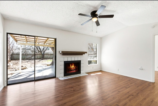 Building Photo - 6730 Spring Front Dr