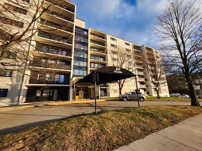 Photo du bâtiment - 411 Ellerdale St