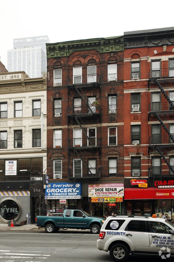Primary Photo - 752 Ninth Ave