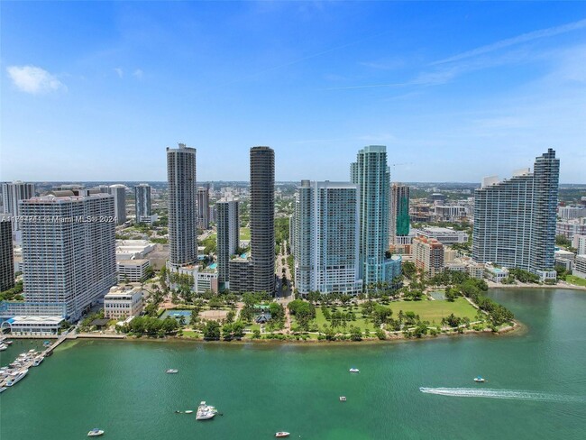 Foto del edificio - 2020 N Bayshore Dr