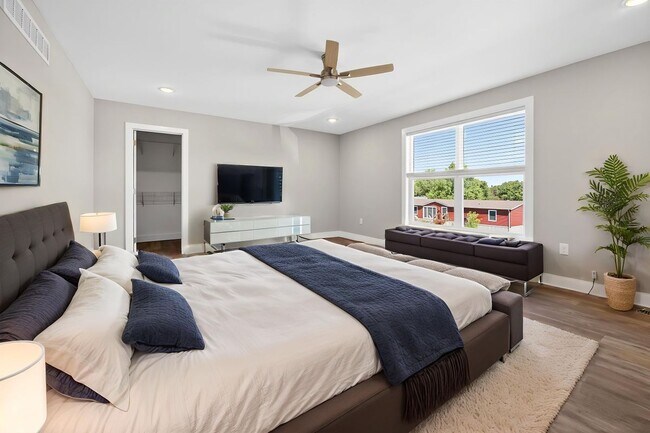 Foto del edificio - 624 Westwoods Rd