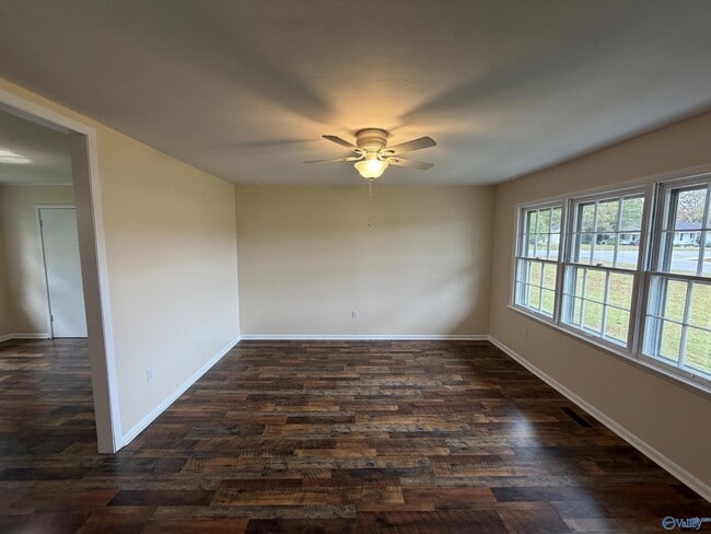 Foto del edificio - 814 Frost St SW