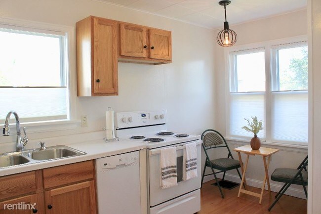 Building Photo - 1 br, 1 bath House - 3910 W 6th St