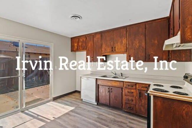 Building Photo - 3030 Carver Rd