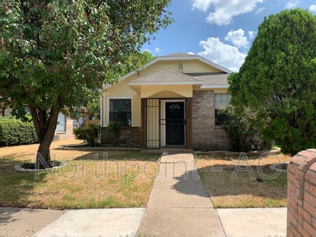 Foto del edificio - 10324 Woodleaf Dr
