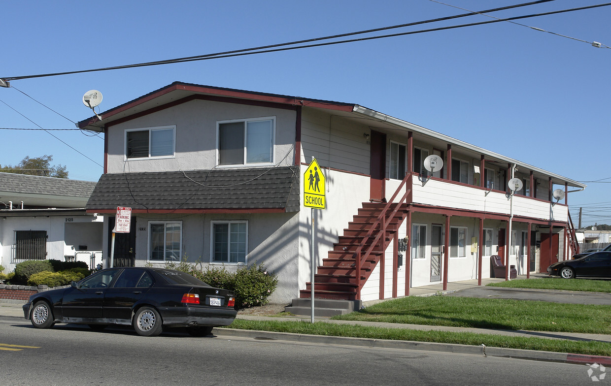 Primary Photo - 2133 Market Ave