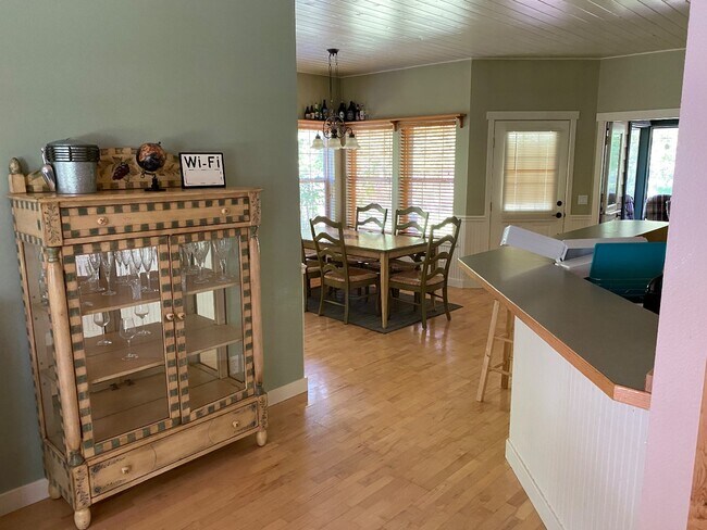 Foto del edificio - 1885 Lacy Ln