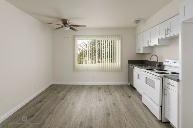 Building Photo - 4229 Columbus St. Bakersfield, CA 93306