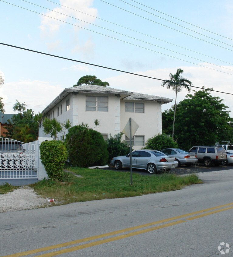 Building Photo - 1429 Miami Rd