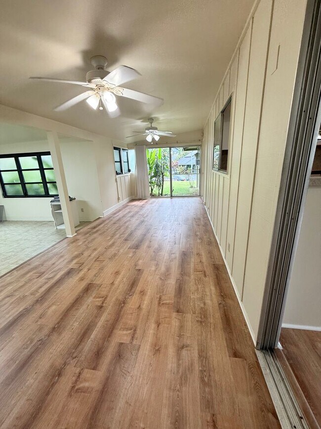 Foto del edificio - Spacious 3/2 in Club View Estates