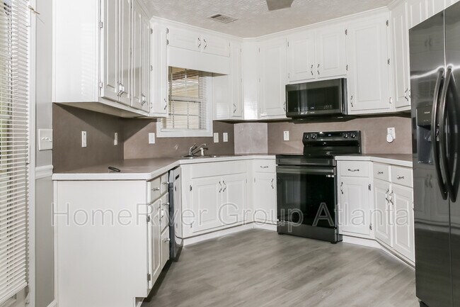 Building Photo - 120 Highgrove Dr