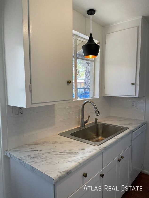 Photo - 1013 E Palm Lane-B