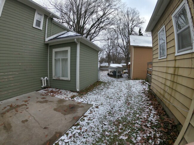 Building Photo - 1115 merrill