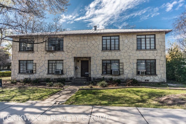 6801 Broadway St, Alamo Heights, TX 78209 Condo for Rent