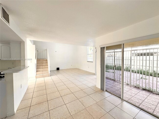 Building Photo - 3002 San Remo Cir