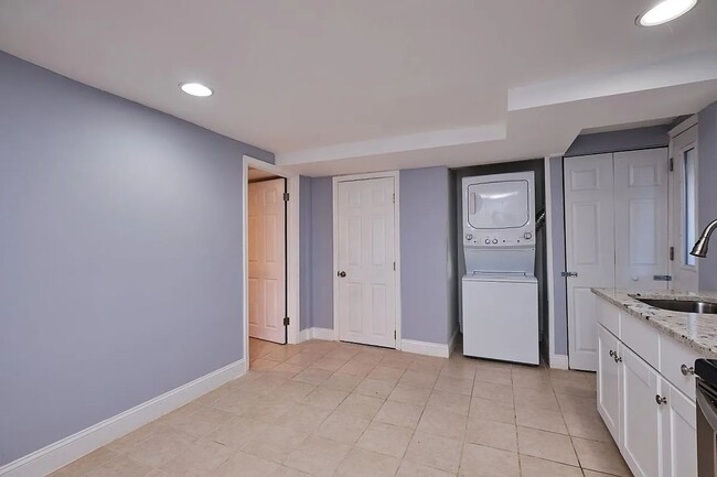 Photo - 144 Webster St NE Apartment