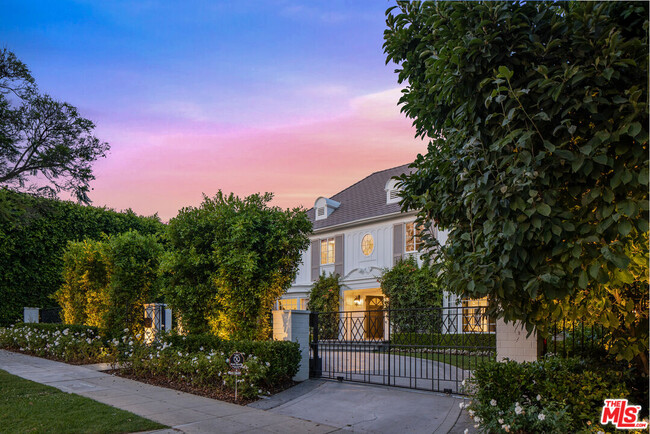 Foto del edificio - 706 N Oakhurst Dr