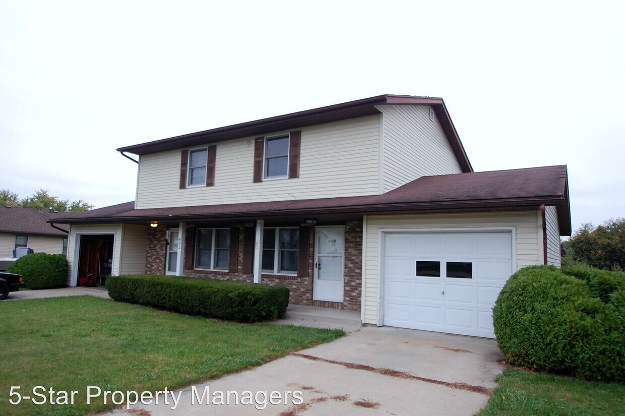 Primary Photo - 402 S Silverwood Ln