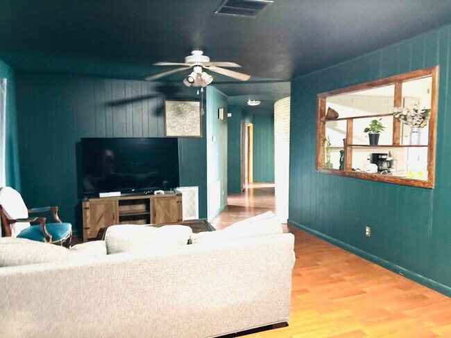 Foto del edificio - 4901 Timber Ln