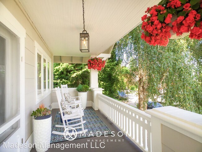Foto del edificio - 4803 Whitman Ave N