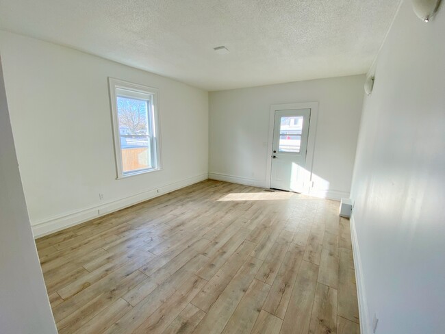 Living Room - 391 Maxwell St