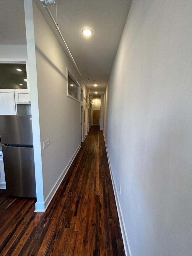 Foto del edificio - 404 N Sycamore St