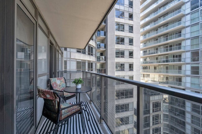 Building Photo - 26 Blue Jays Way