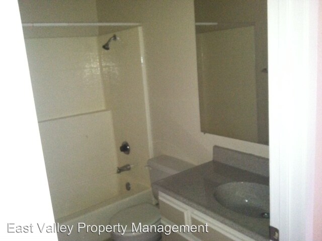 Foto del edificio - 1251 S Meadow Ln