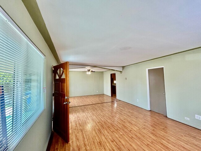 Foto del edificio - Beautiful 3 Bed Home For Rent!