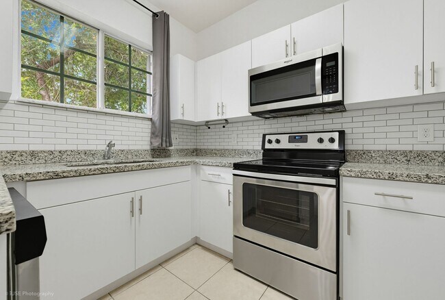 Foto del edificio - 2630 NE 3rd Dr