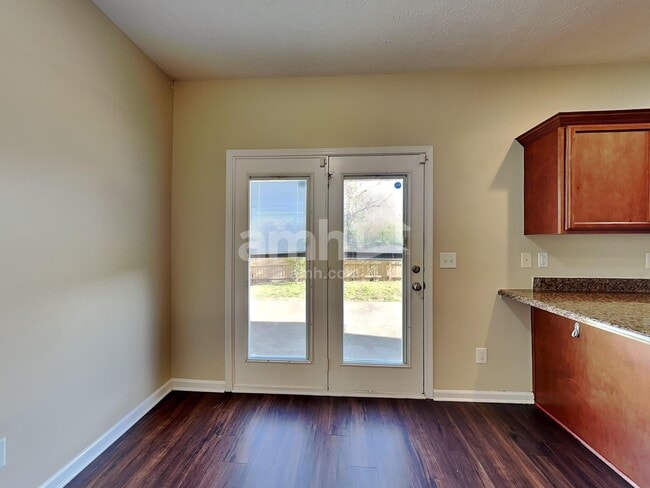 Building Photo - 1160 Shire Dr