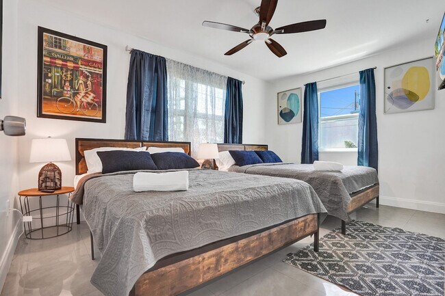 Foto del edificio - 712 SW 7th Terrace