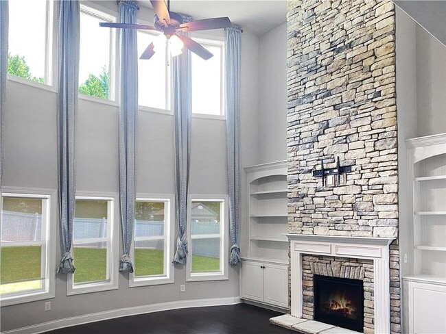 Foto del edificio - 129 Tumble Run