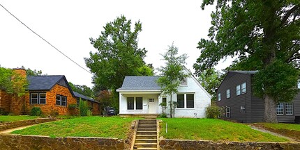 Building Photo - 1010 W Rusk St