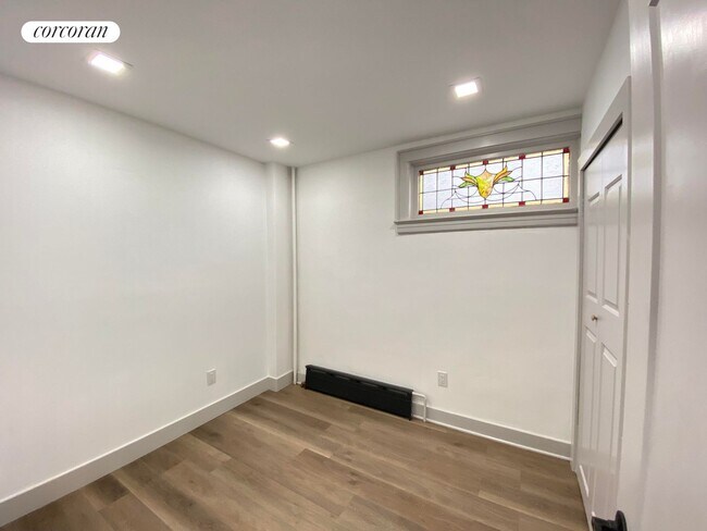 Foto del edificio - 122-08 Hillside Avenue