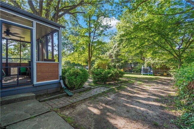 Foto del edificio - Charming Prairie Village Ranch + Designer ...