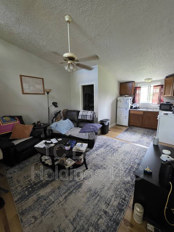 Foto del edificio - 419 1/2 Walnut Ave