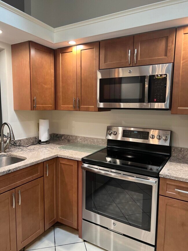 Building Photo - 10555 Garden Palm Ct