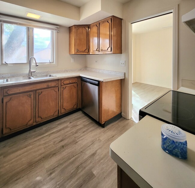 Foto del edificio - 768 Concord Ln