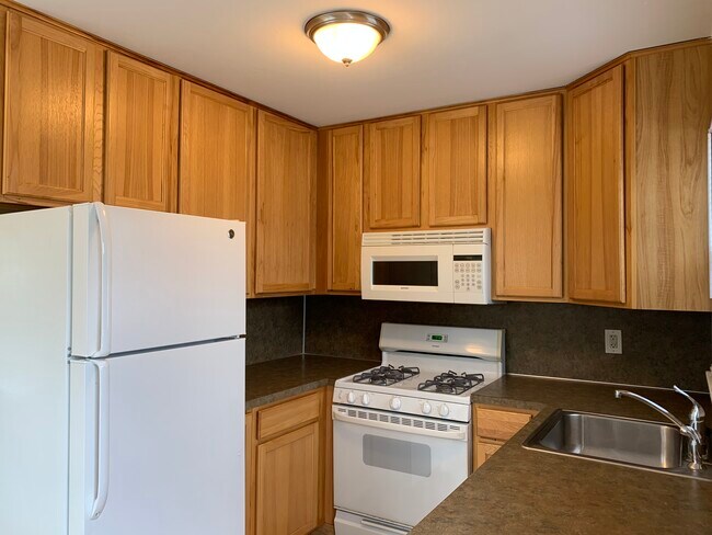 Building Photo - 1241 Burke Ave NE