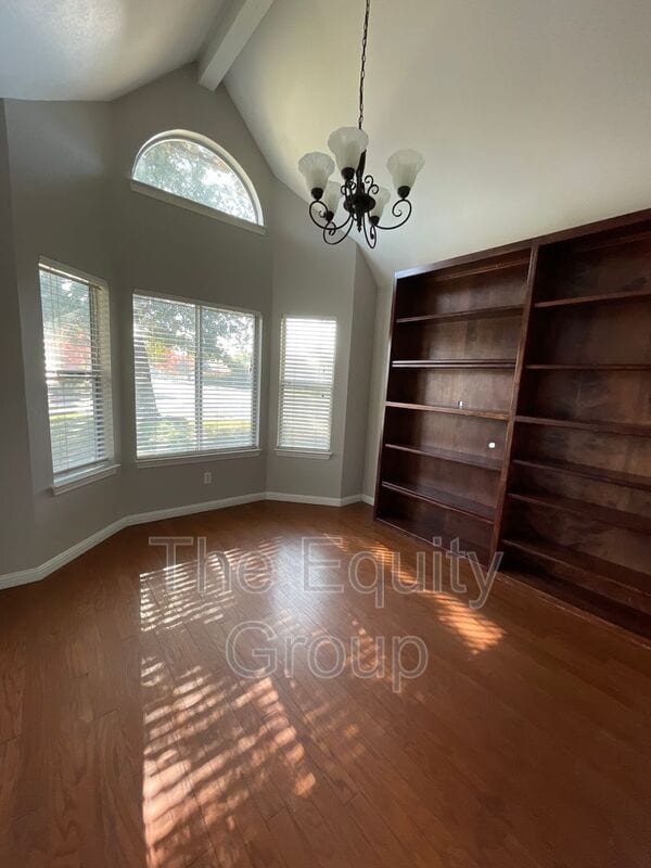 Foto del edificio - 634 E Vine Ct