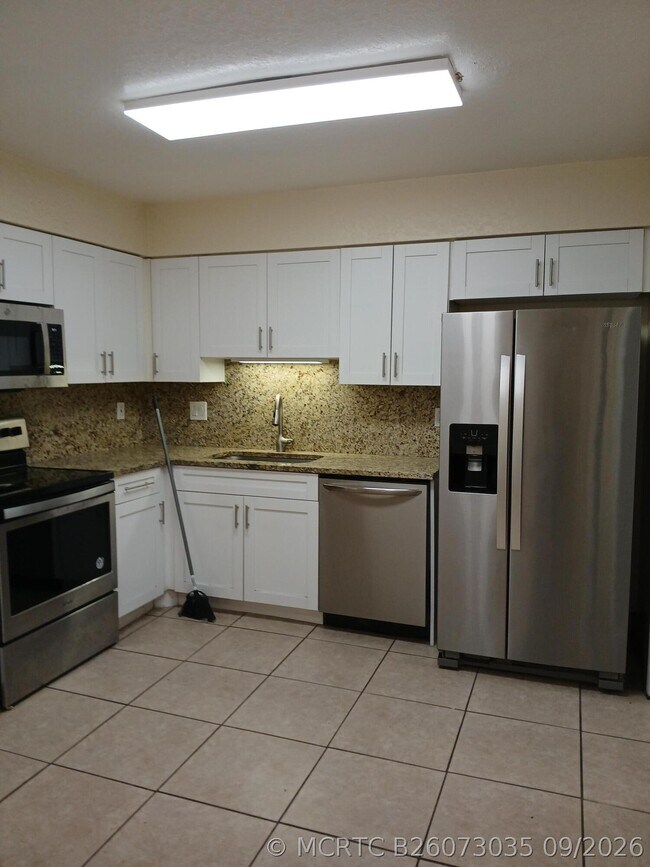 Foto del edificio - 3853 Van Cott Cir