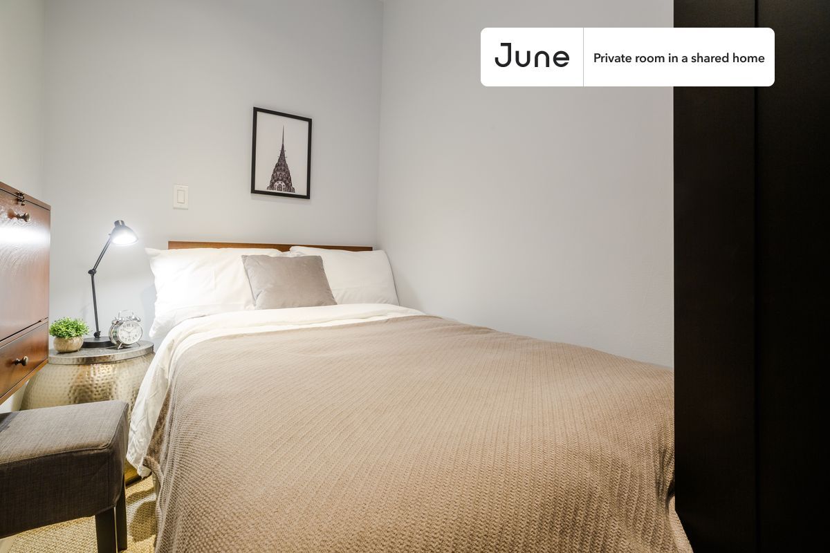 Foto principal - Room in Shared 4 bed/2 bath home