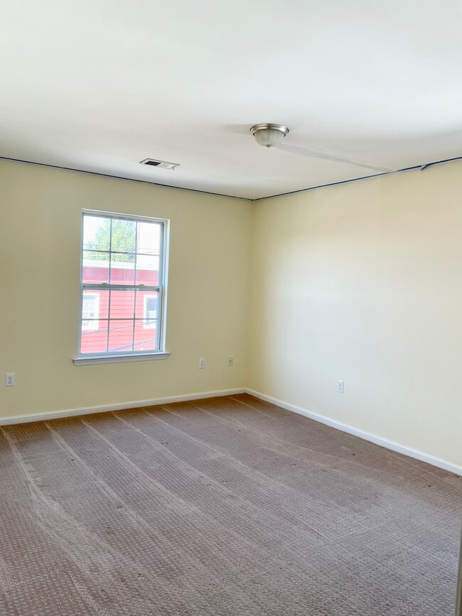 Building Photo - 149 Avenue E
