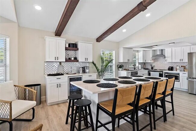 Building Photo - FURNISHED AVAILABLE JANUARY 2026. Beach Re...